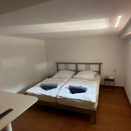 Apartment Doppelbett Suite, Naehe Messe Dusseldorf