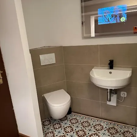 Doppelbett Suite, Naehe Messe Lägenhet *