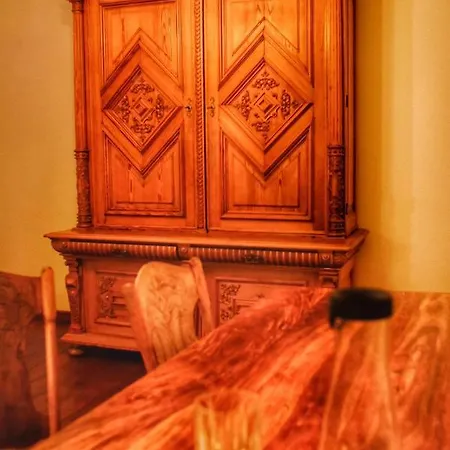 Doppelbett Suite, Naehe Messe Lägenhet